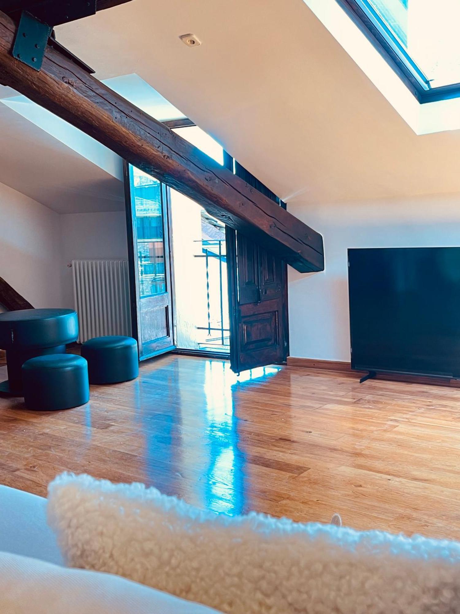 Cal Querol 2 - Atic En El Centre Apartment ปุจเซร์ดา ภายนอก รูปภาพ