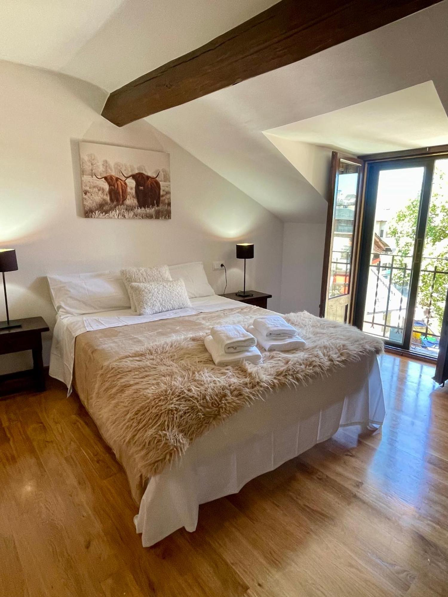 Cal Querol 2 - Atic En El Centre Apartment ปุจเซร์ดา ภายนอก รูปภาพ
