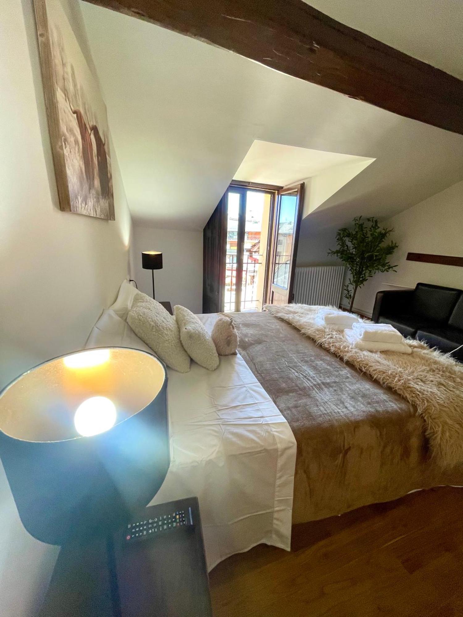 Cal Querol 2 - Atic En El Centre Apartment ปุจเซร์ดา ภายนอก รูปภาพ